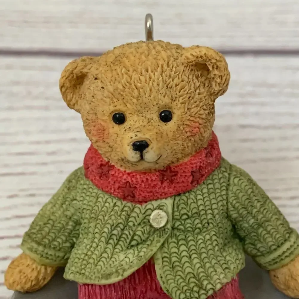 Hallmark Teddy Bear Sledding Christmas Ornament 2002 Wendy Woosh No Box 2 3/4